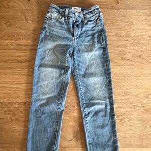 Paige Hoxton Straight Crop